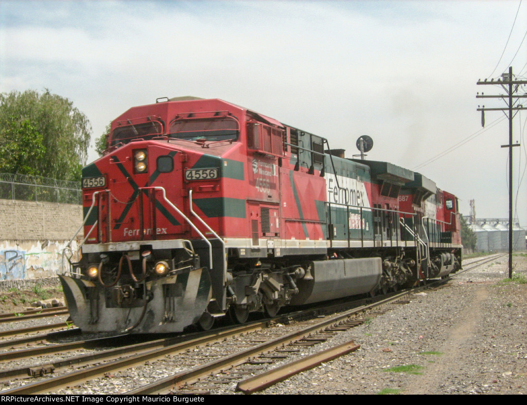 FXE AC4400 & ES44AC in the yard